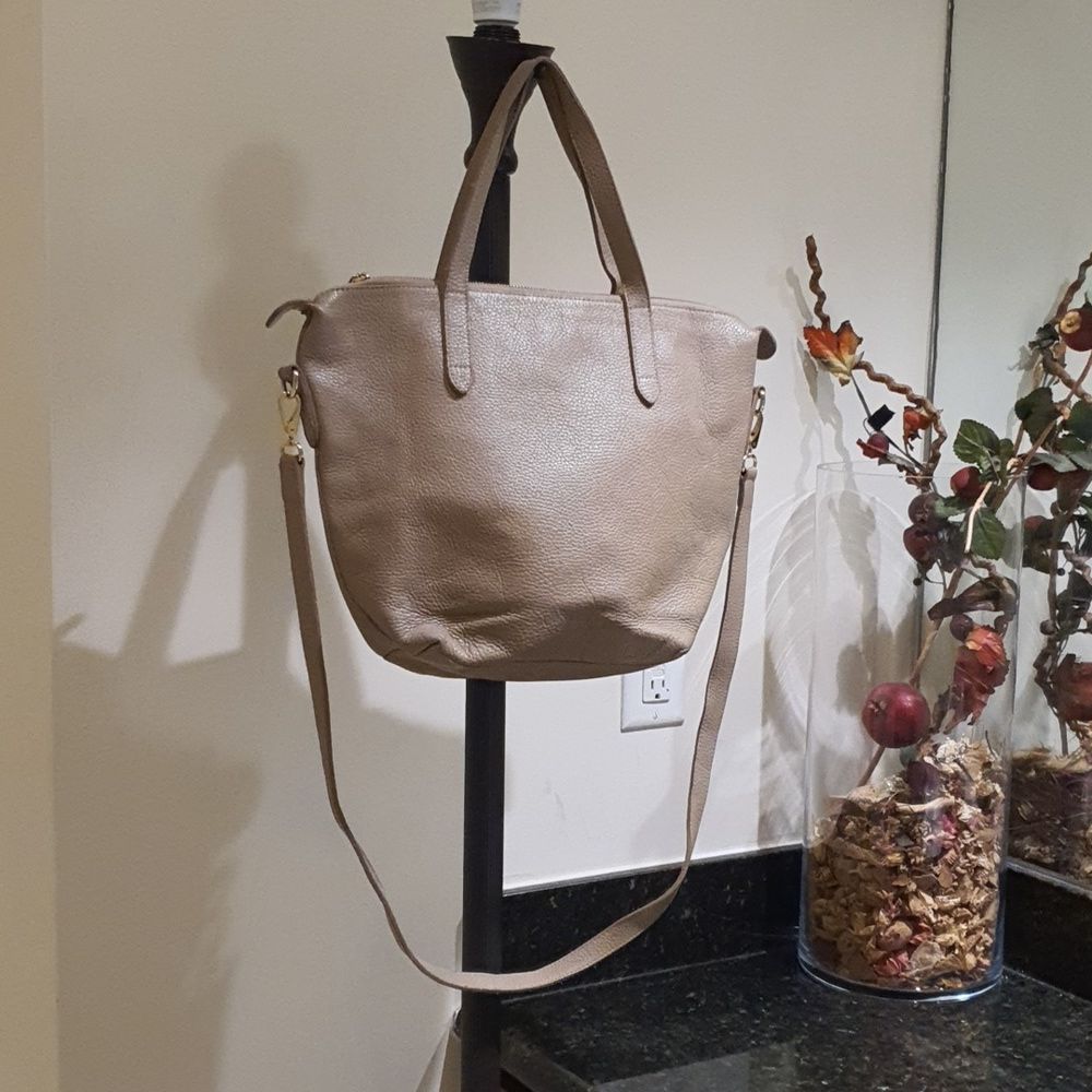 Cuyana Tall Easy Zipper Leather Tote - Cream